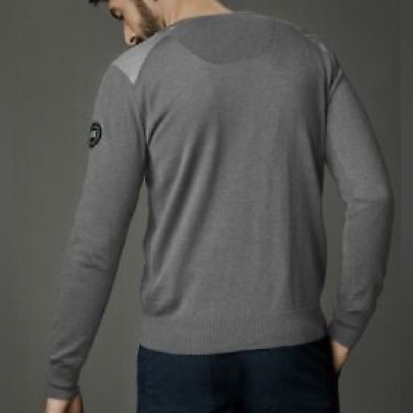 Canada Goose McLeod V-Neck Sweater Pullover Merino Wool Gray - Picture 3 of 3